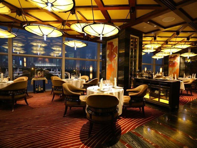 Mandarin Oriental, Hotel
