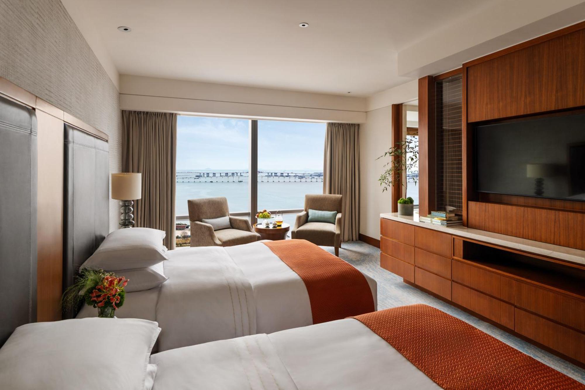Mandarin Oriental, Hotel